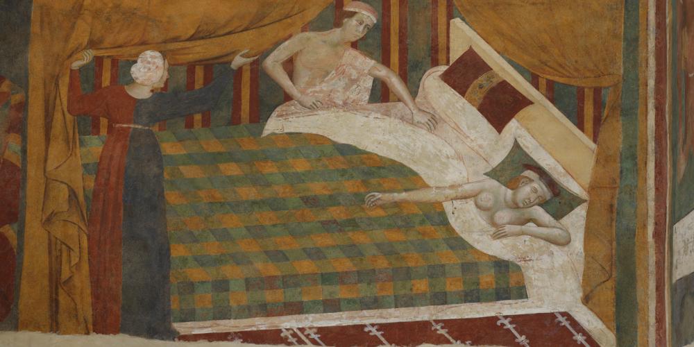 Inside the Camera del Podestà, you can glimpse into medieval times through magnificent frescoes. – © Musei Civici San Gimignano Inside the Camera del Podestà, you can glimpse into medieval times through magnificent frescoes. – © Musei Civici San Gimignano