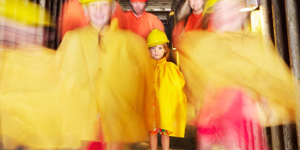 Une visite guidée de la mine de Falun est un voyage à travers des siècles  d'histoire et une aventure pour toute la famille. – © Jeanette Hägglund