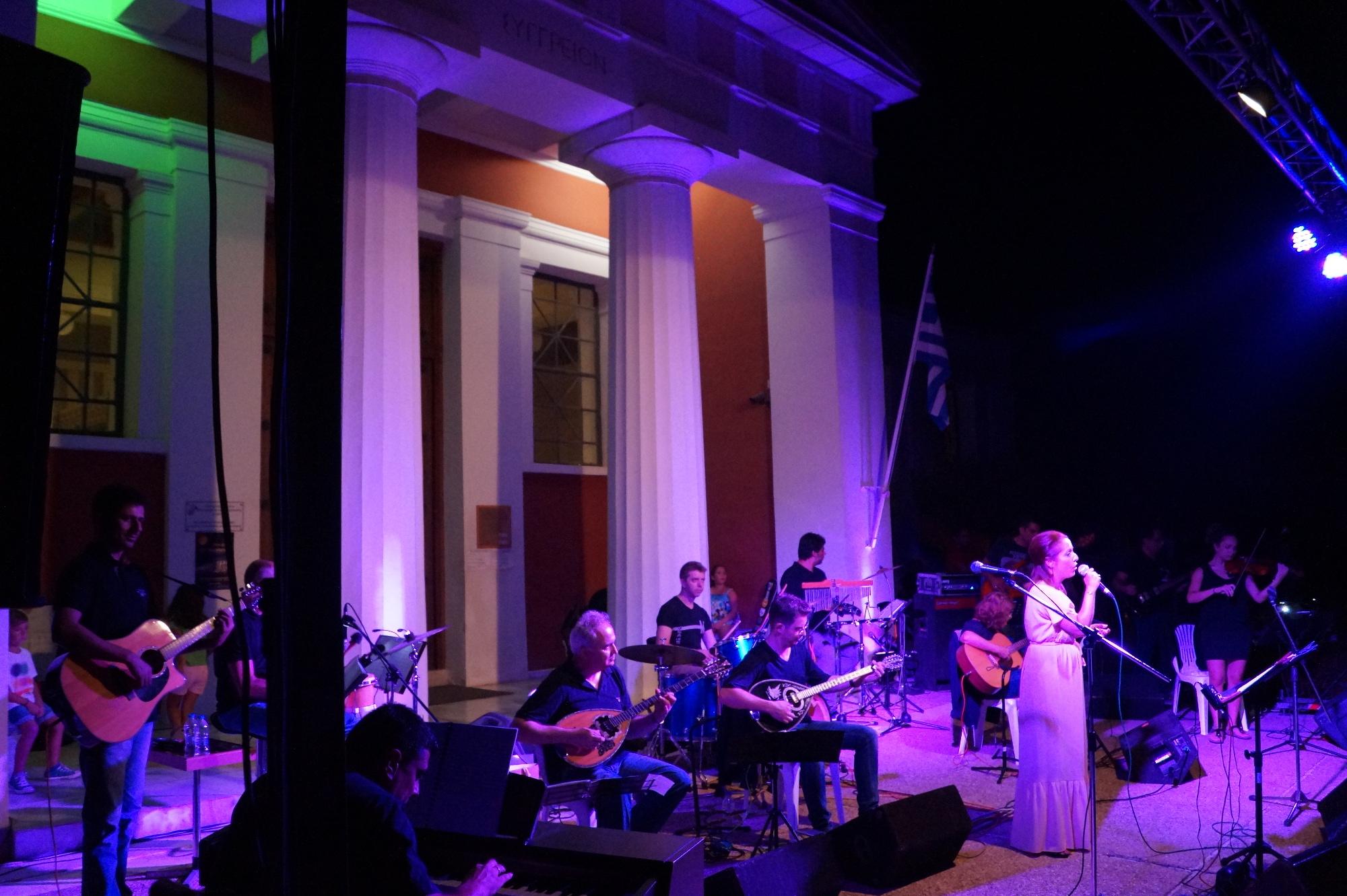 Concert in the courtyard of the Museum of the Olympic Games of Antiquity. – © Hellenic Ministry of Culture and Sports / Ephorate of Antiquities of Ilia