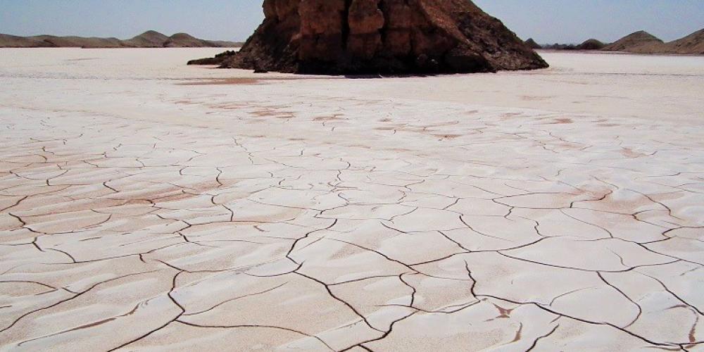 Lut Desert, one of the hottest places on the Earth. – © Ali Iranmanesh Lut Desert, one of the hottest places on the Earth. – © Ali Iranmanesh