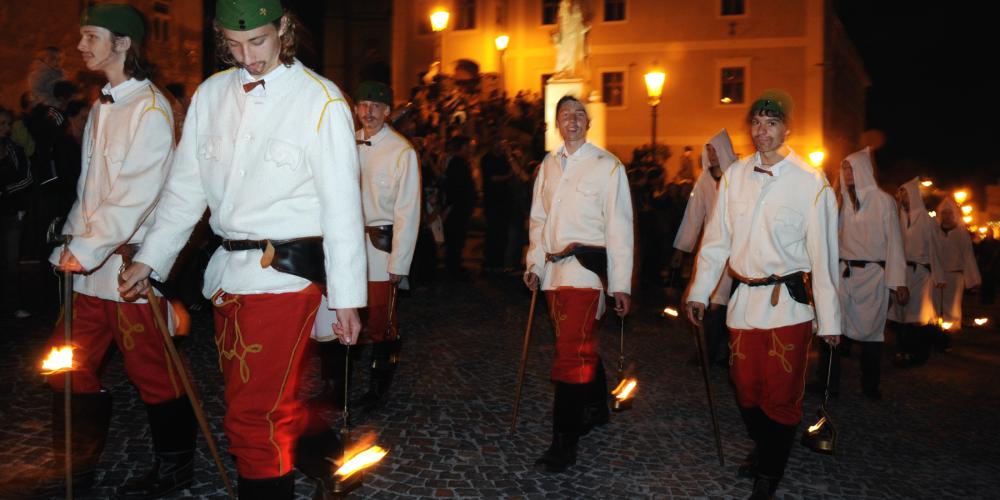 The Salamander Procession consists of various scenes and figures, including the Ausus Miners, also known as 'light bearers' in the past. – © Marian Garai The Salamander Procession consists of various scenes and figures, including the Ausus Miners, also known as 'light bearers' in the past. – © Marian Garai