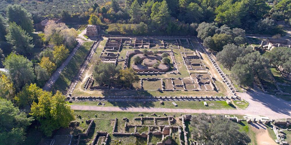 Les restes du Léonidaion, le lieu d'hébergement des invités prestigieux. – © Hellenic Ministry of Culture and Sports / Ephorate of Antiquities of Ilia