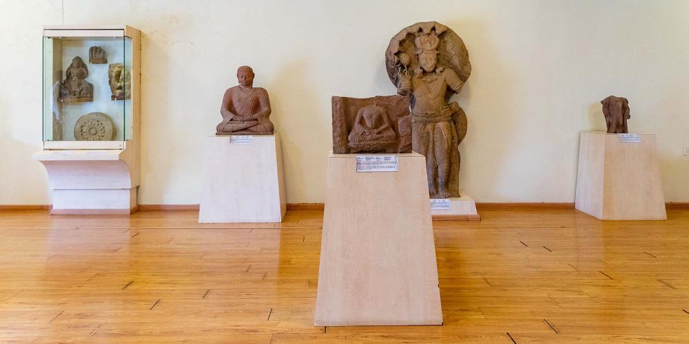 The first gallery of the museum has large Buddhist statues with Gupta and late medieval period art traditions. – © Michael Turtle