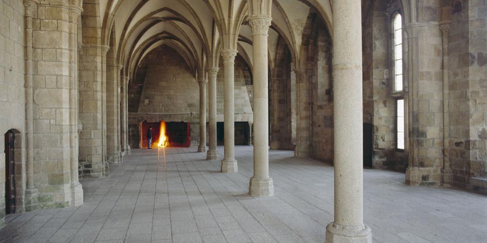 Abbey of Mont Saint Michel, guest room. – © Daniel Chenot / Centre des Monuments Nationaux