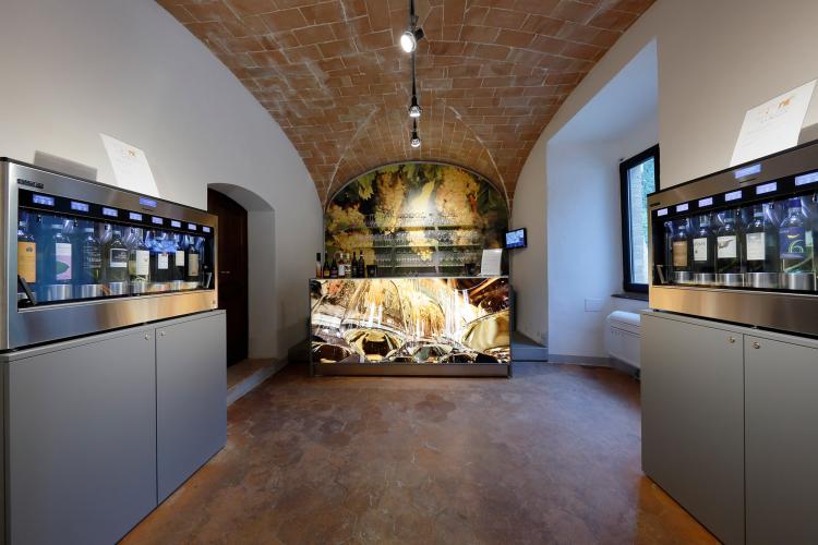 A view of the ground floor inside the La Rocca Wine Experience, where you can taste all the wines from San Gimignano. – © Consorzio della Denominazione San Gimignano