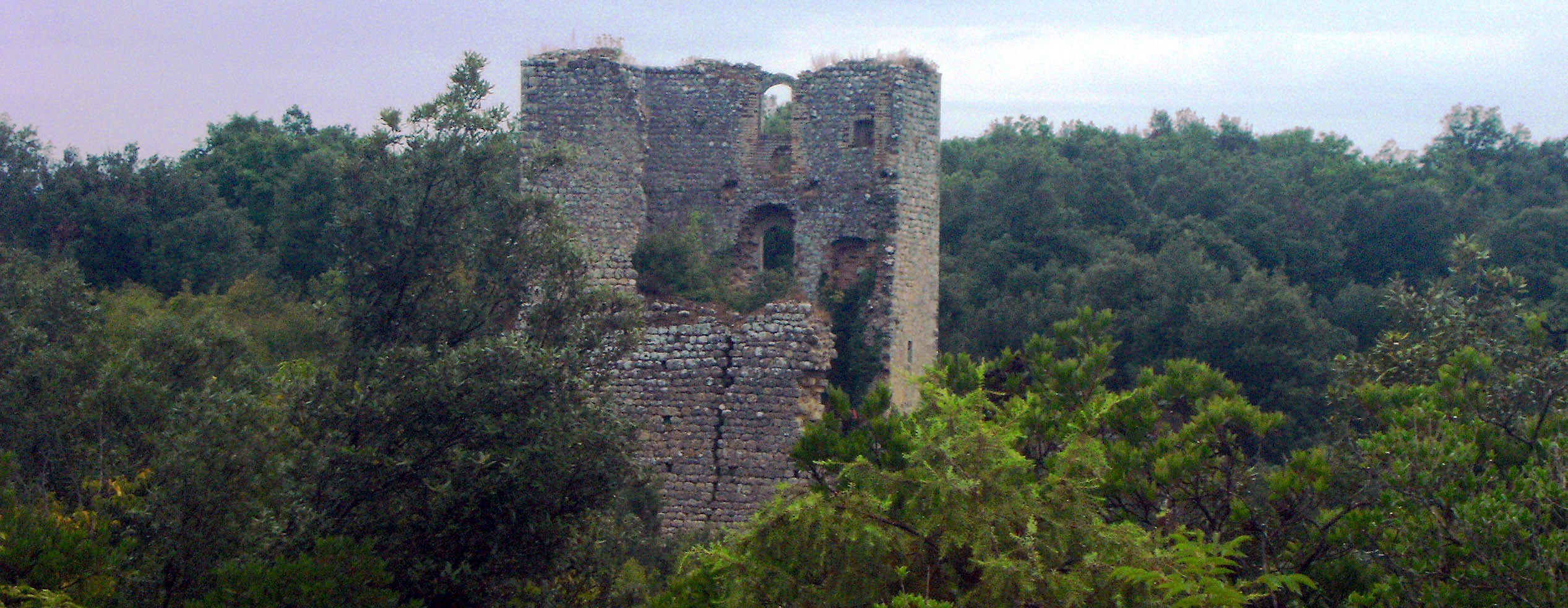 Castle ruins in the Castelvecchio Nature Reserve | World Heritage ...