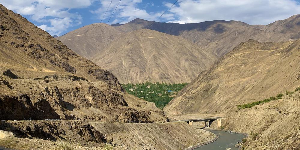 A high mountain pass between Samarkand and Dushanbe – © Khabibullayev F.F.