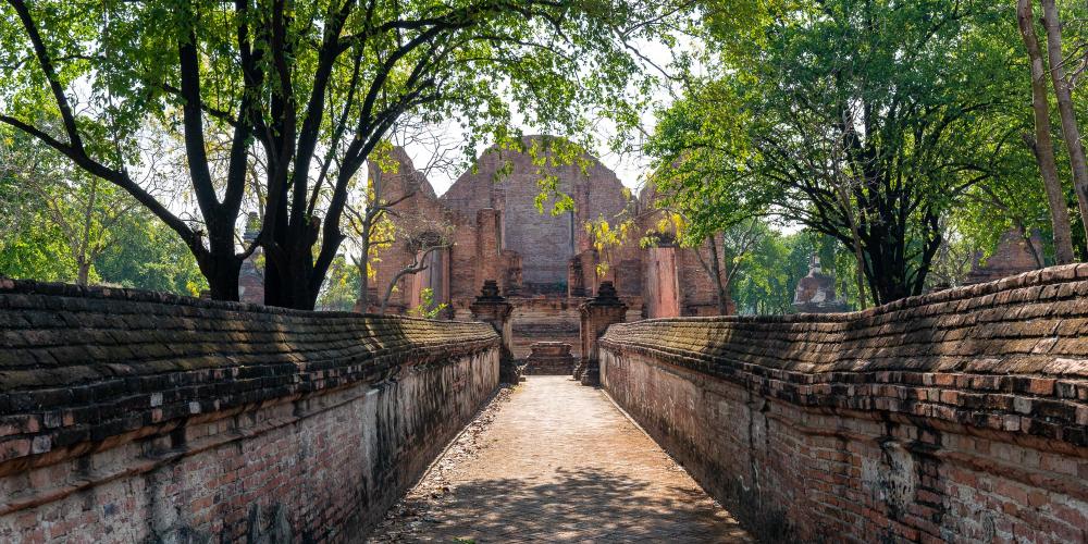 The entrance to Wat Maheyong, built in 1438 in an area that is now on the outskirts of central Ayutthaya. – © Michael Turtle The entrance to Wat Maheyong, built in 1438 in an area that is now on the outskirts of central Ayutthaya. – © Michael Turtle