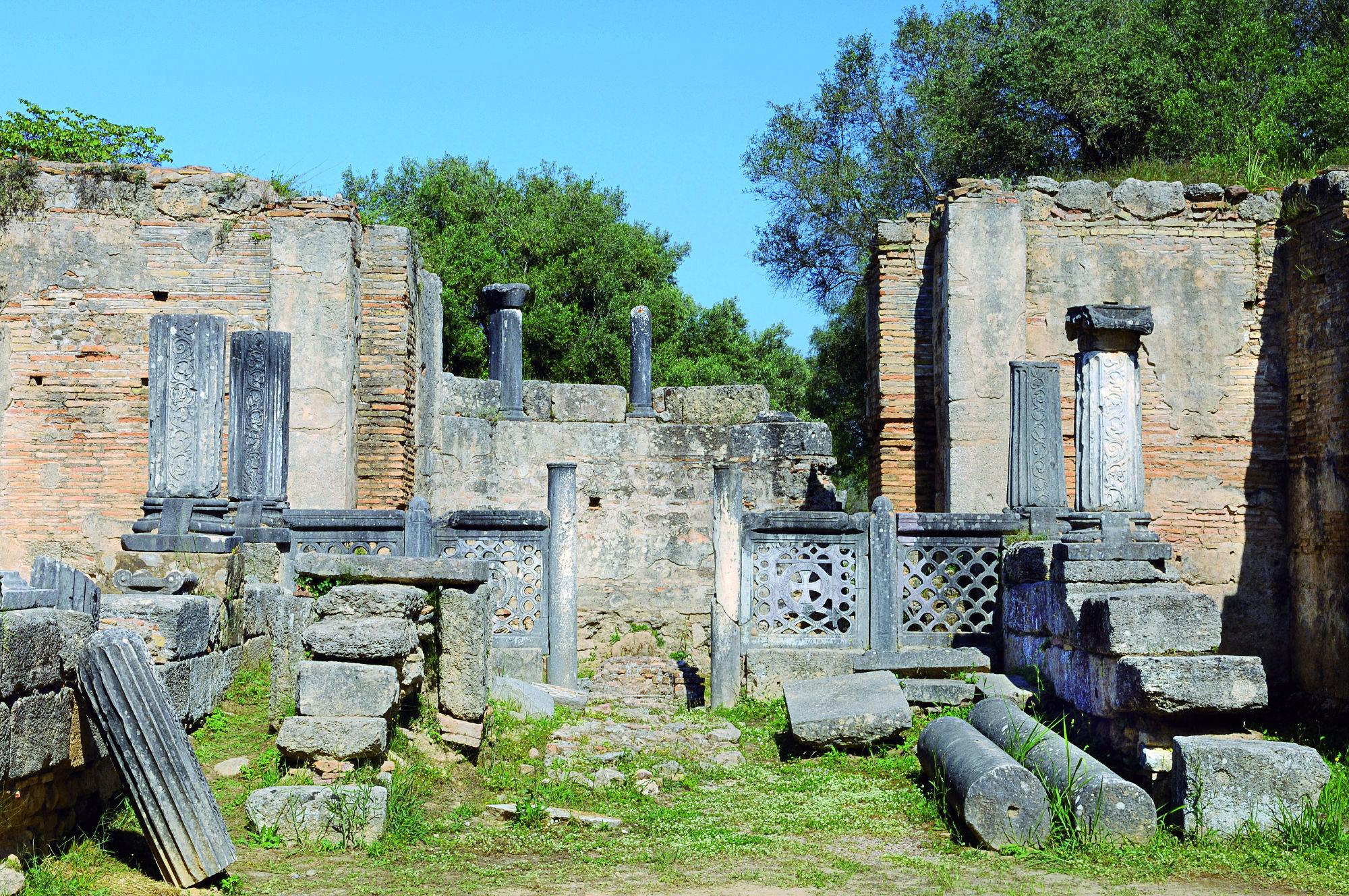 The interior of the workshop of Pheidias, where the great sculptor crafted the gigantic chryselephantine statue of Zeus. In the early Byzantine era, it was converted to a Christian basilica. – © Hellenic Ministry of Culture and Sports / Ephorate of Antiquities of Ilia