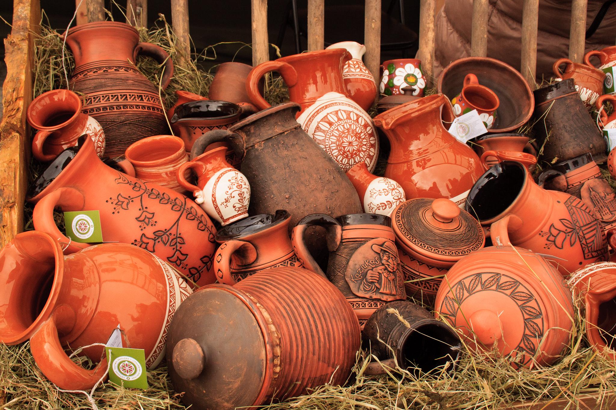 Guests are invited to participate in the pottery workshop in Vilnius. – © www.vilnius-tourism.lt