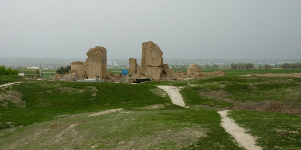The Anau Fortress was once a Parthian stronghold before being destroyed by the Mongols. In the 1970s, Soviet archeologists excavated the ancient structure. – © Parthian Fortresses of Nisa