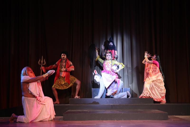 Bengali Jatra style dramatic performance of 'Shitalla Mangal' – © MP Tourism