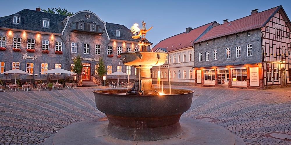 The unique form of the Market Fountain evolved over six centuries. – © Stefan Schiefer / GOSLAR marketing gmbh