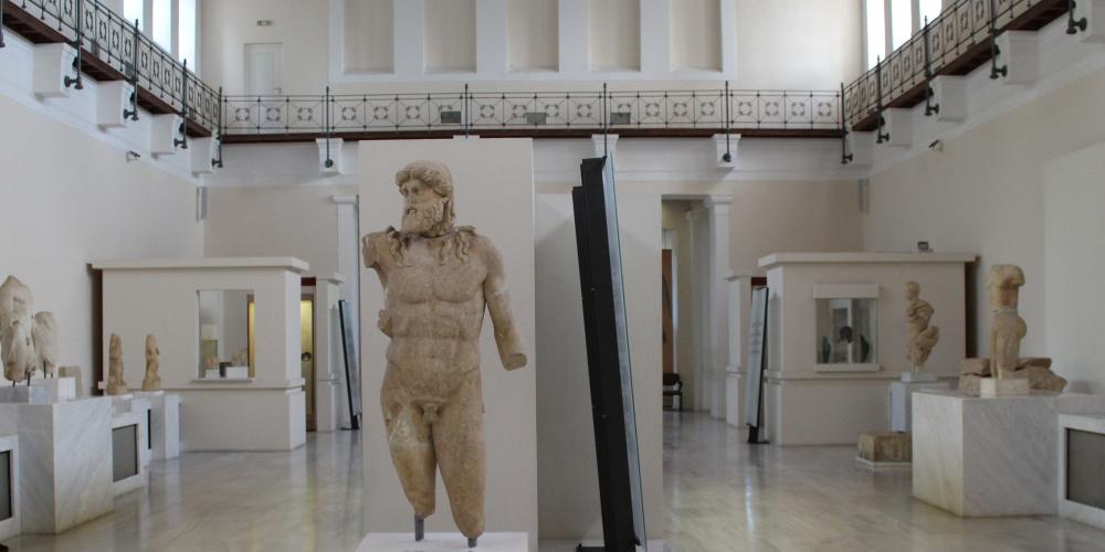 Visitors will have a full picture of the historical development of the Olympics and the other Panhellenic Games through a wide selection of exhibits, as well as information panels and visual material. – © Hellenic Ministry of Culture and Sports / Ephorate of Antiquities of Ilia