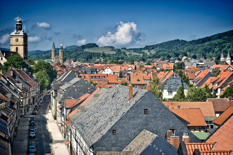 There are thousands of great views overlooking the medieval old town with its steeples. – © Stefan Schiefer / GOSLAR marketing gmbh