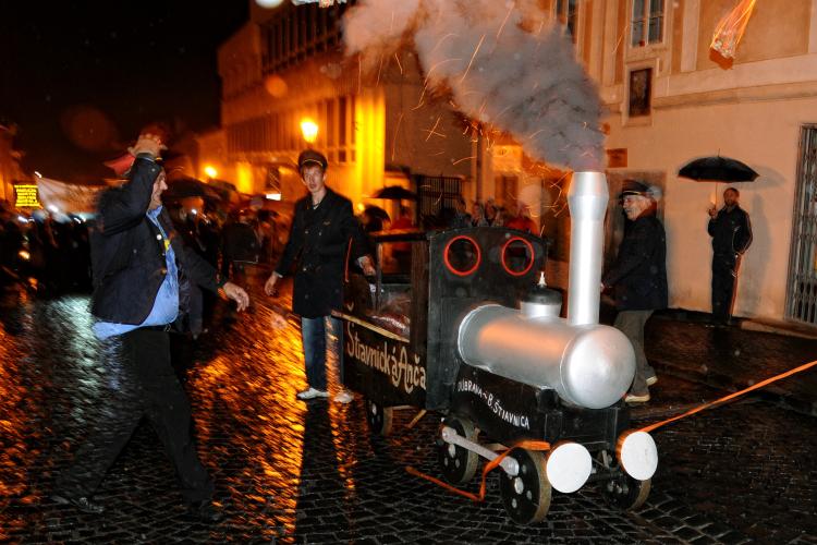 An incredible means of transport to and from Banská Štiavnica was a small narrow-railed train driven by a steam locomotive called Štiavnická Anča (Štiavnica's Anne). – © Marian Garai