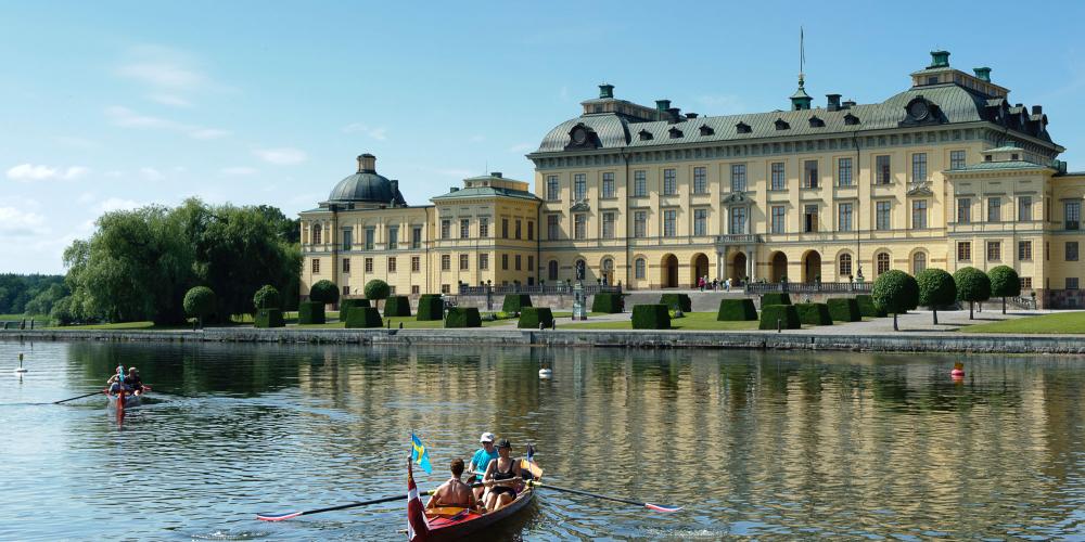 Une promenade en bateau est l'une des meilleures façons de découvrir Drottningholm. – © Gomer Swahn