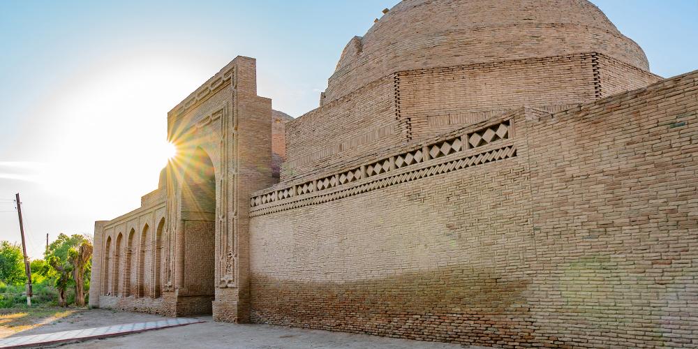 One of the most important monuments near Shahrituz is the Mausoleum of Khoja Mashkhad – © AlexelA / Shutterstock