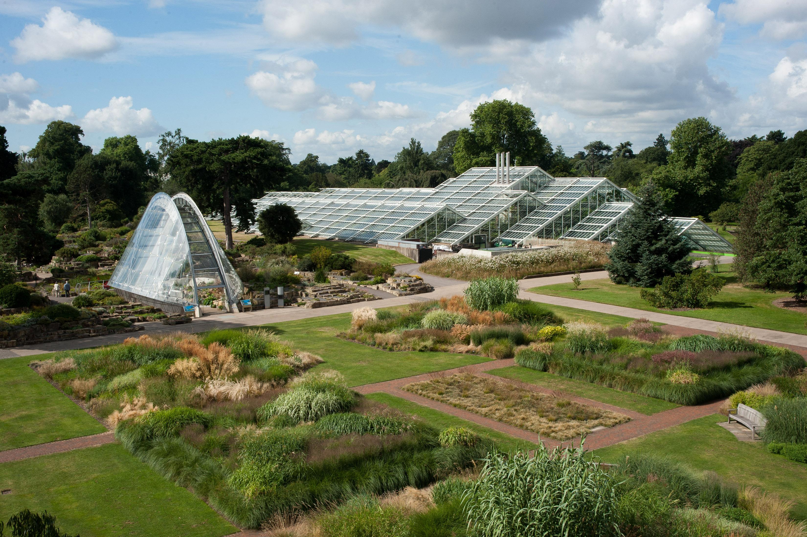 Le Conservatoire de la Princesse de Galles permet aux visiteurs de découvrir dix zones climatiques du monde sous un même toit. - © RBG Kew