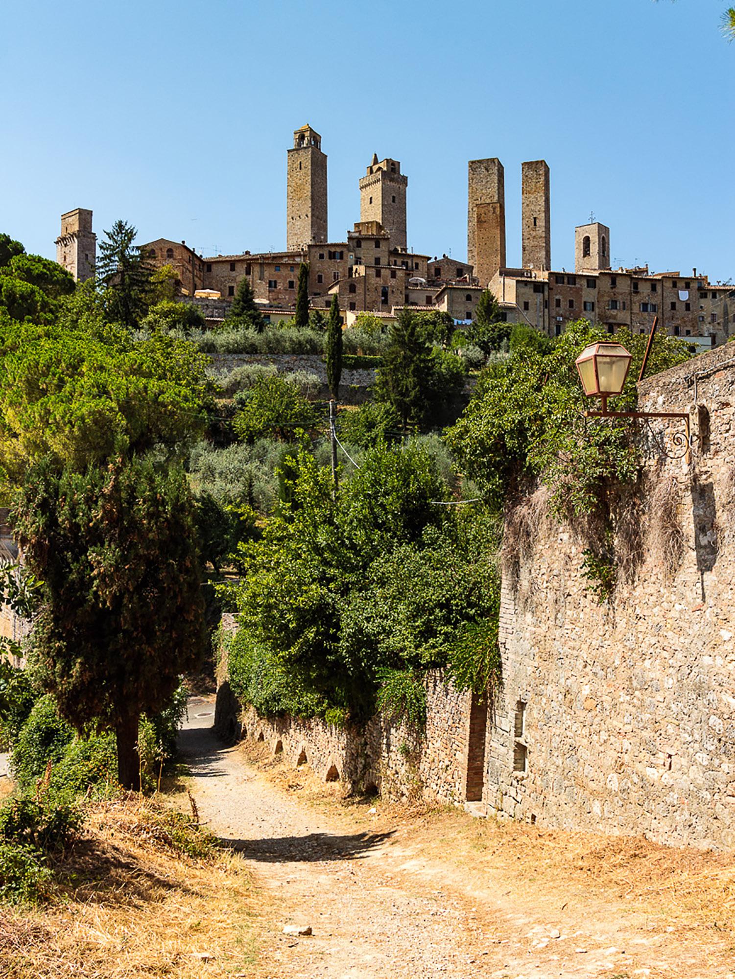 The walk along the city walls will take you on a path that is more than two kilometres long! - © Tina Fasulo / Share your Sangi