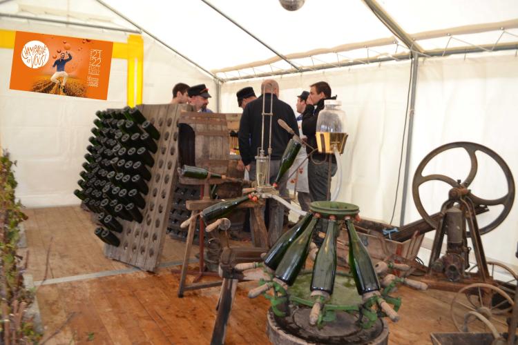Exhibition of traditional machines during the event Champagne et Vous in Château-Thierry. – © BC-MDT