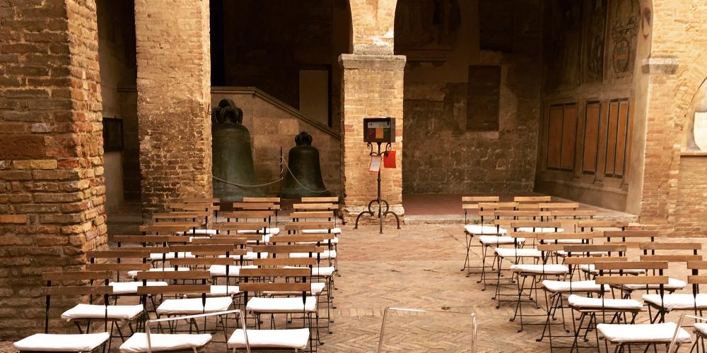 If you are thinking of a mediaeval-themed wedding, consider San Gimignano. – © Carolina Taddei