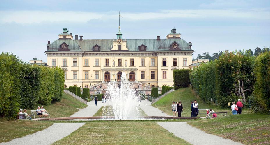 File:Drottningholm Palace garden.PNG - Wikipedia