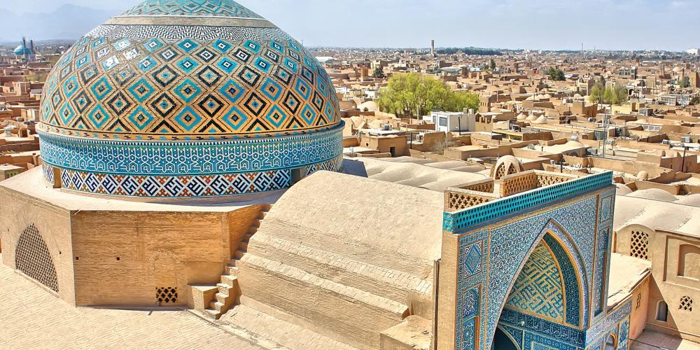 Colourful Dome of Jameh Mosque of Yazd. – © Amir Reza Moinfar / Shutterstock