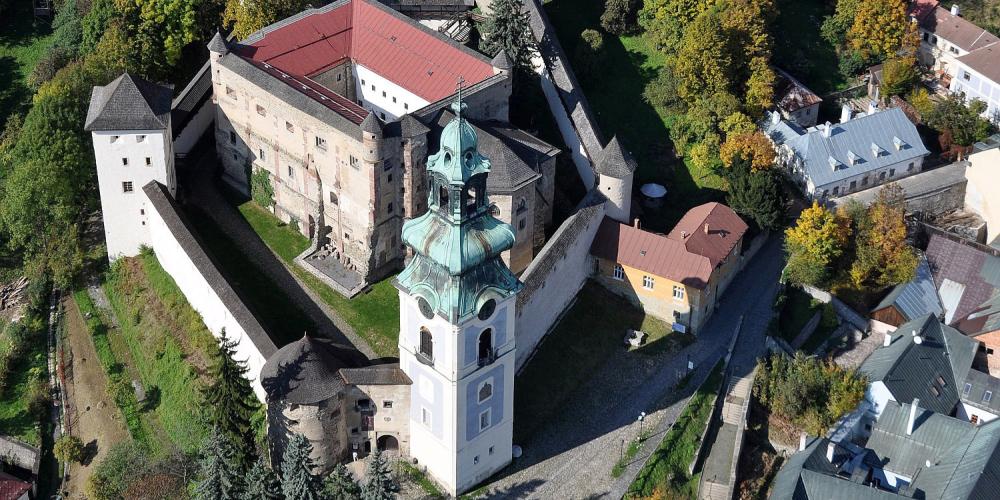 The Church of the Blessed Virgin Mary was transformed into a fortress with permanent military crew during Ottoman raids . – © Lubo Lužina