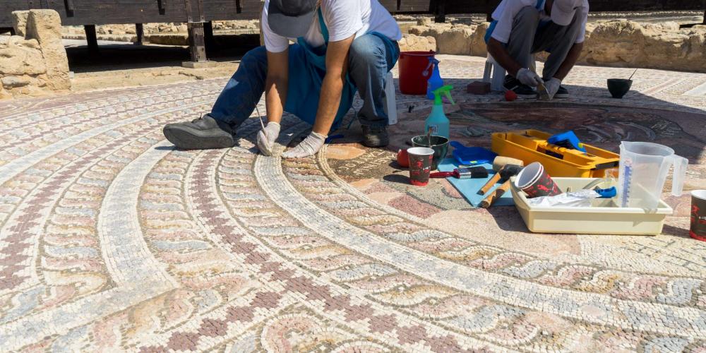 Small brushes, special tools and materials are used to carefully maintain the mosaics. – © Michael Turtle Small brushes, special tools and materials are used to carefully maintain the mosaics. – © Michael Turtle