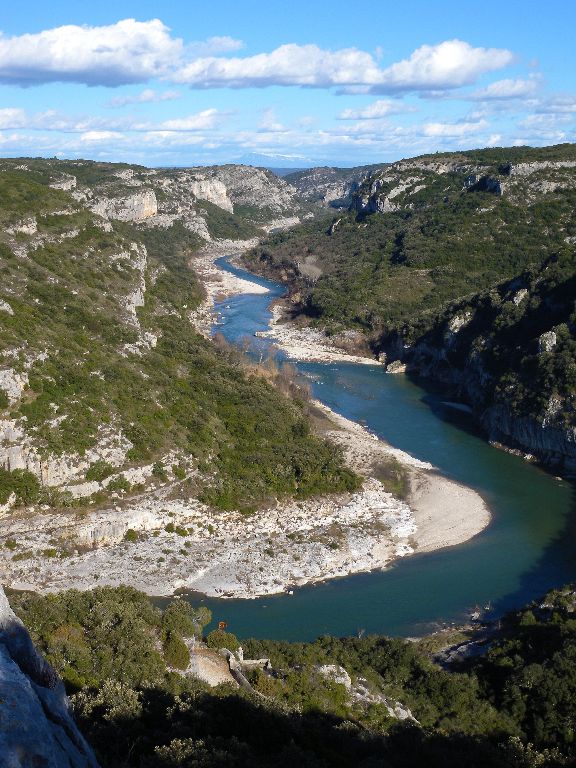 Les  gorges du Gardon : une plongée dans la nature. – © SMGG