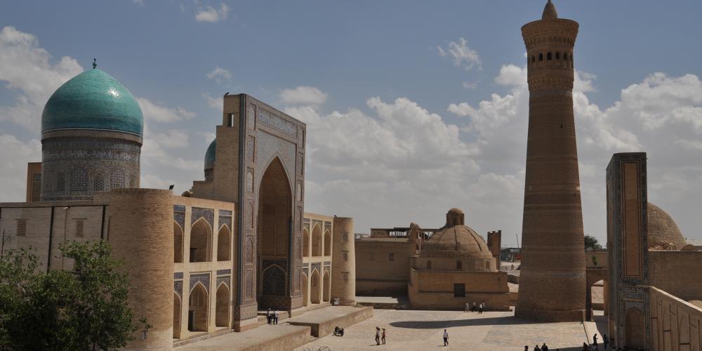 Poi Kalan - Islamic religious complex located around Kalan Minaret in Bukhara, Uzbekistan – © Idun Uhl Kotsani