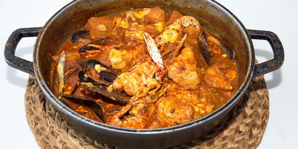 Tarragona’s trademark dish is cassola de romesco, a casserole made with a rich regional nut sauce. – © Manel Antoli RV Edipress / Tarragona Tourist Board