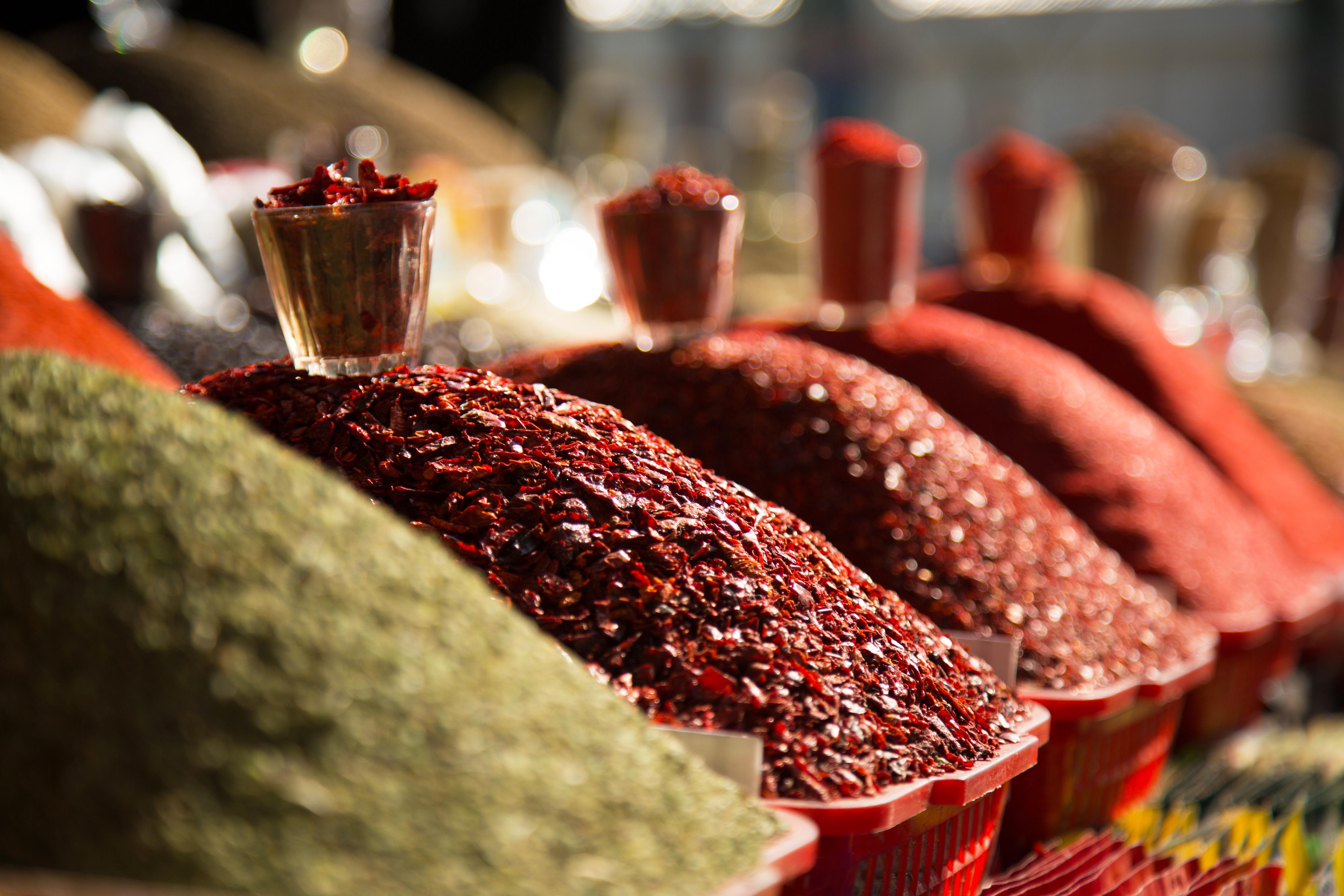 Spices at the Bazaar © Oybek Ostanov / Shutterstock