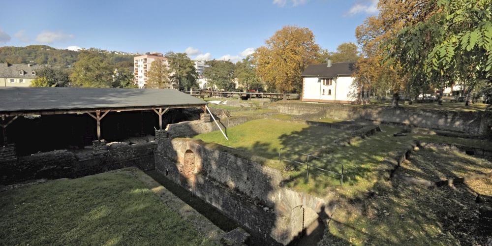 The excavations of the Barbarathermen are open to visitors and can be explored via a walkway around the site. – © Thomas Zühmer The excavations of the Barbarathermen are open to visitors and can be explored via a walkway around the site. – © Thomas Zühmer
