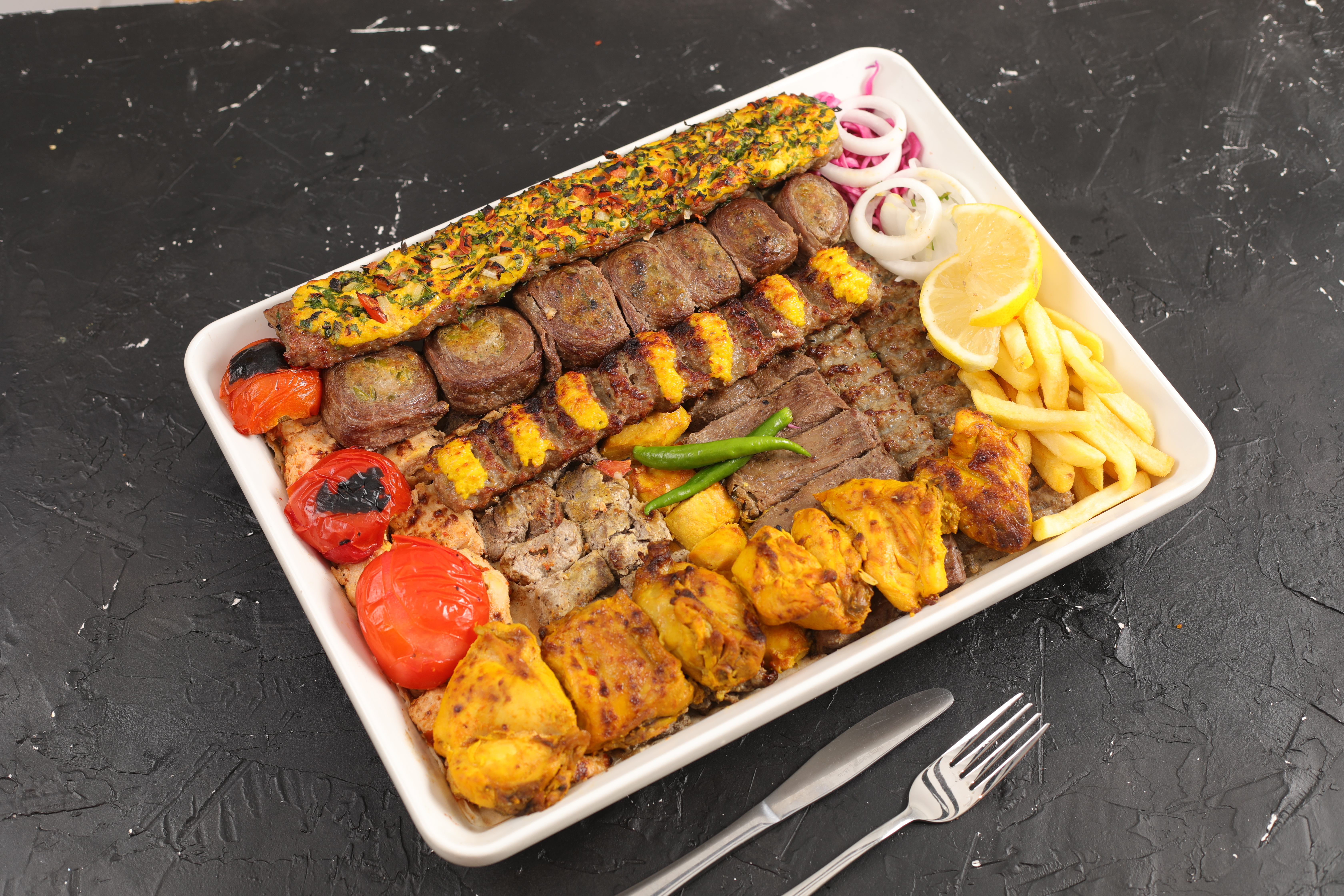 Persian kebab dish. – © MOUTASEM PHOTOGRAPHY / Shutterstock