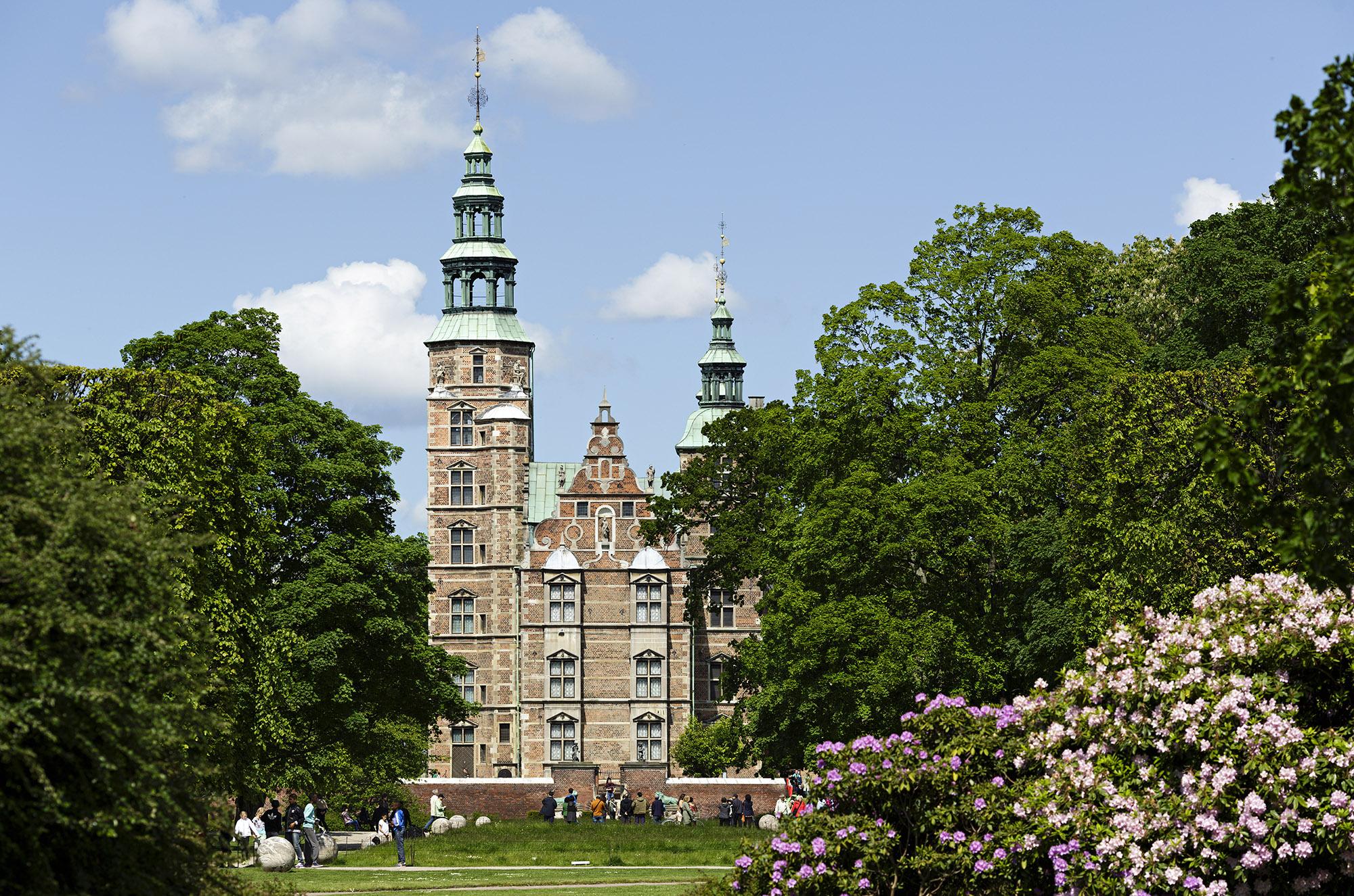 Rosenborg Castle is located in the King's Garden, which gives the site the most beautiful surroundings. – © Peter Nørby