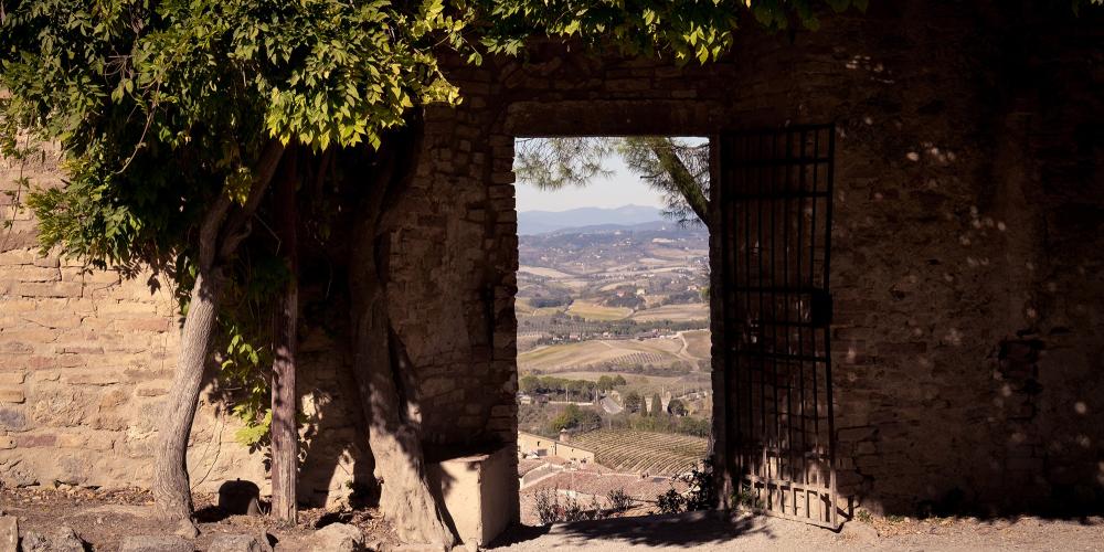 Rocca of Montestaffoli offers breathtaking views of the historical centre with its unique towers and surrounding countryside. – © Andrea Miserocchi / Italian Stories Rocca of Montestaffoli offers breathtaking views of the historical centre with its unique towers and surrounding countryside. – © Andrea Miserocchi / Italian Stories