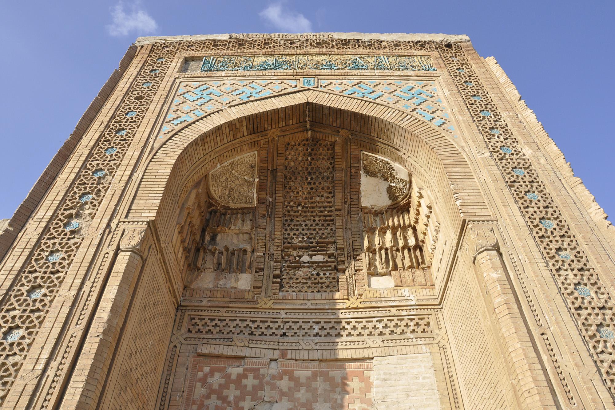 Uzbekistan's Chasma-i Ayub Khazira: an ornamental decoration of the portal – © Ona Vileikis