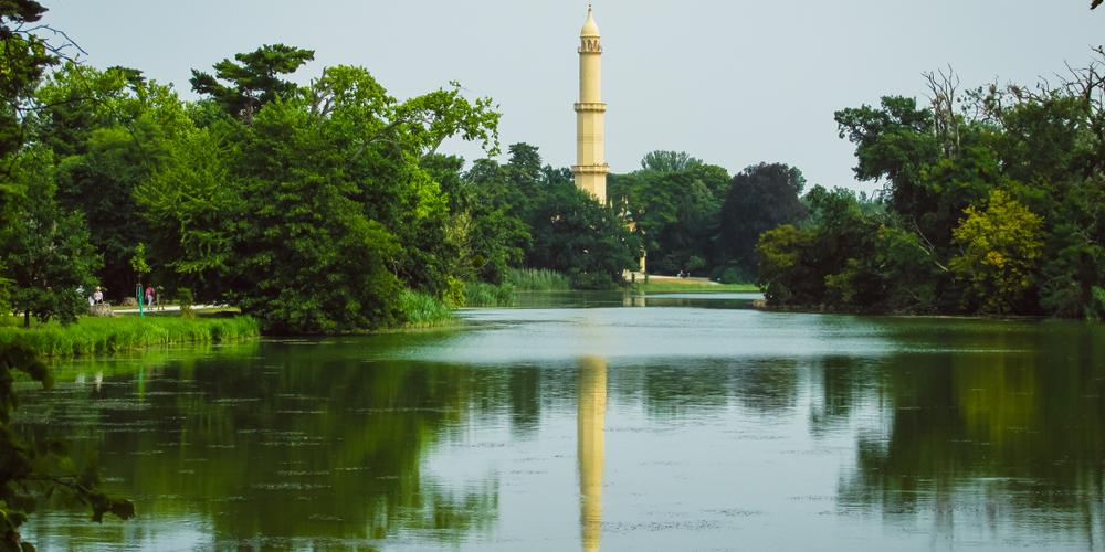 View of the minaret from across the lake. The Lednice-Valtice Cultural Landscape is spread over the site of a mighty 12th century border castle. – © Katka Mahdakova / Shutterstock