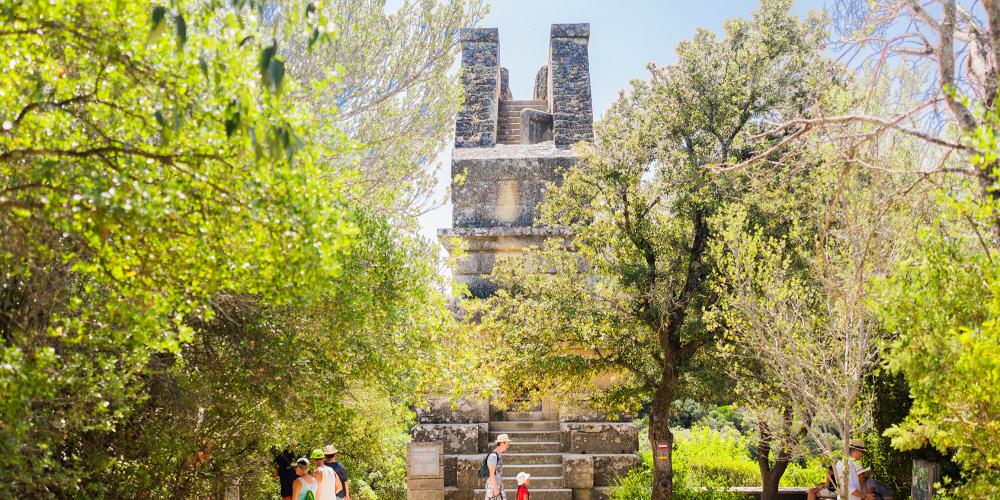 The departure for the guided tours to the top floor of the bridge. – © Aurelio Rodriguez The departure for the guided tours to the top floor of the bridge. – © Aurelio Rodriguez