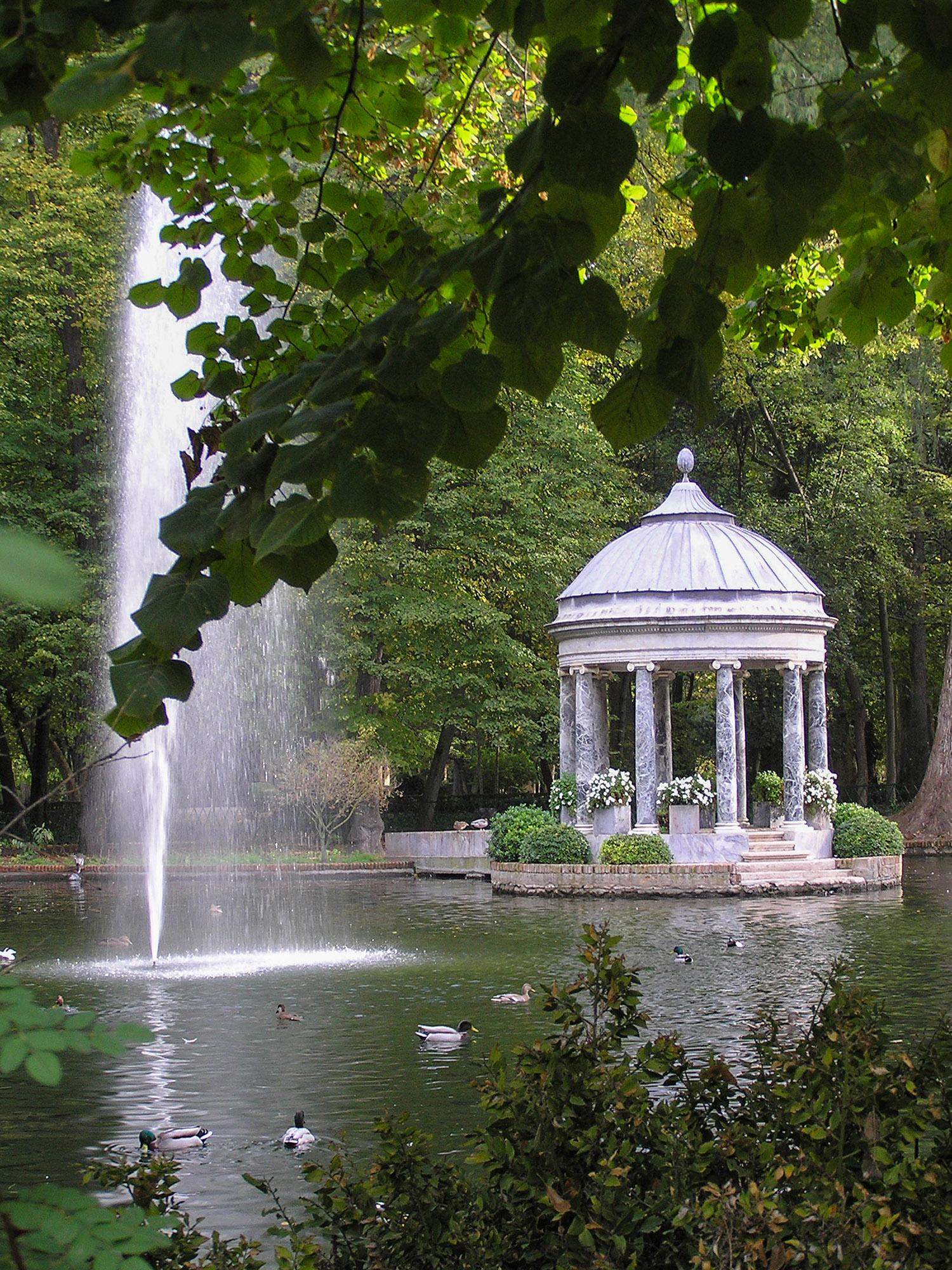 The Greek Pavilion in the Prince's Garden is one of the most important features in this landscape to the east of the palace. - © Antonio Castillo López