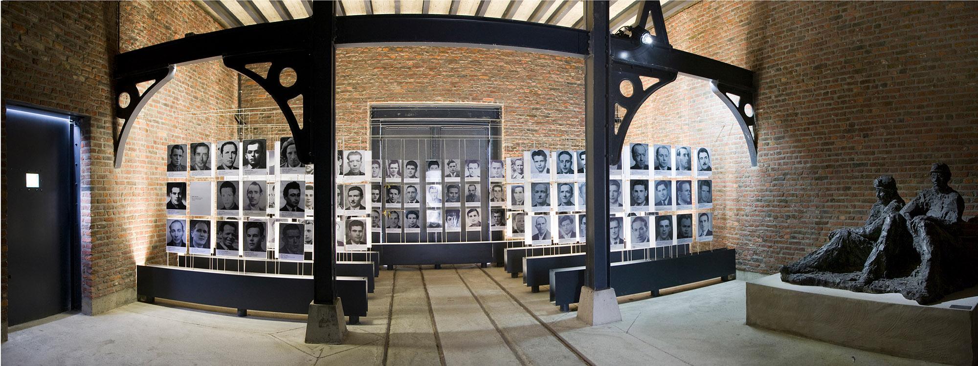 Le mémorial dédié aux 262 victimes de la catastrophe du Bois du Cazier met des visages sur la révolution industrielle  pour les visiteurs. - © Ville de Charleroi