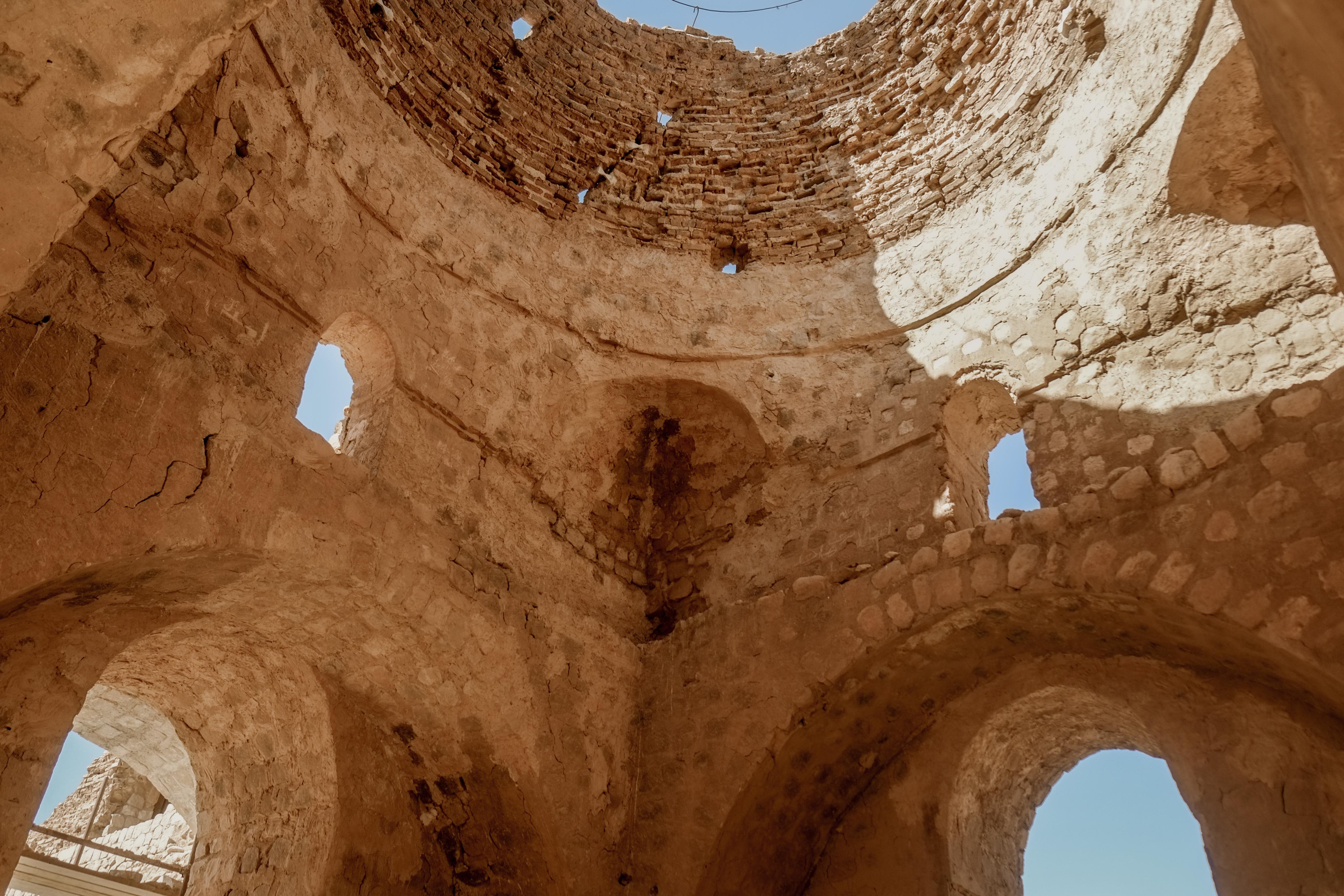 Stunning remains of Sarvestan
