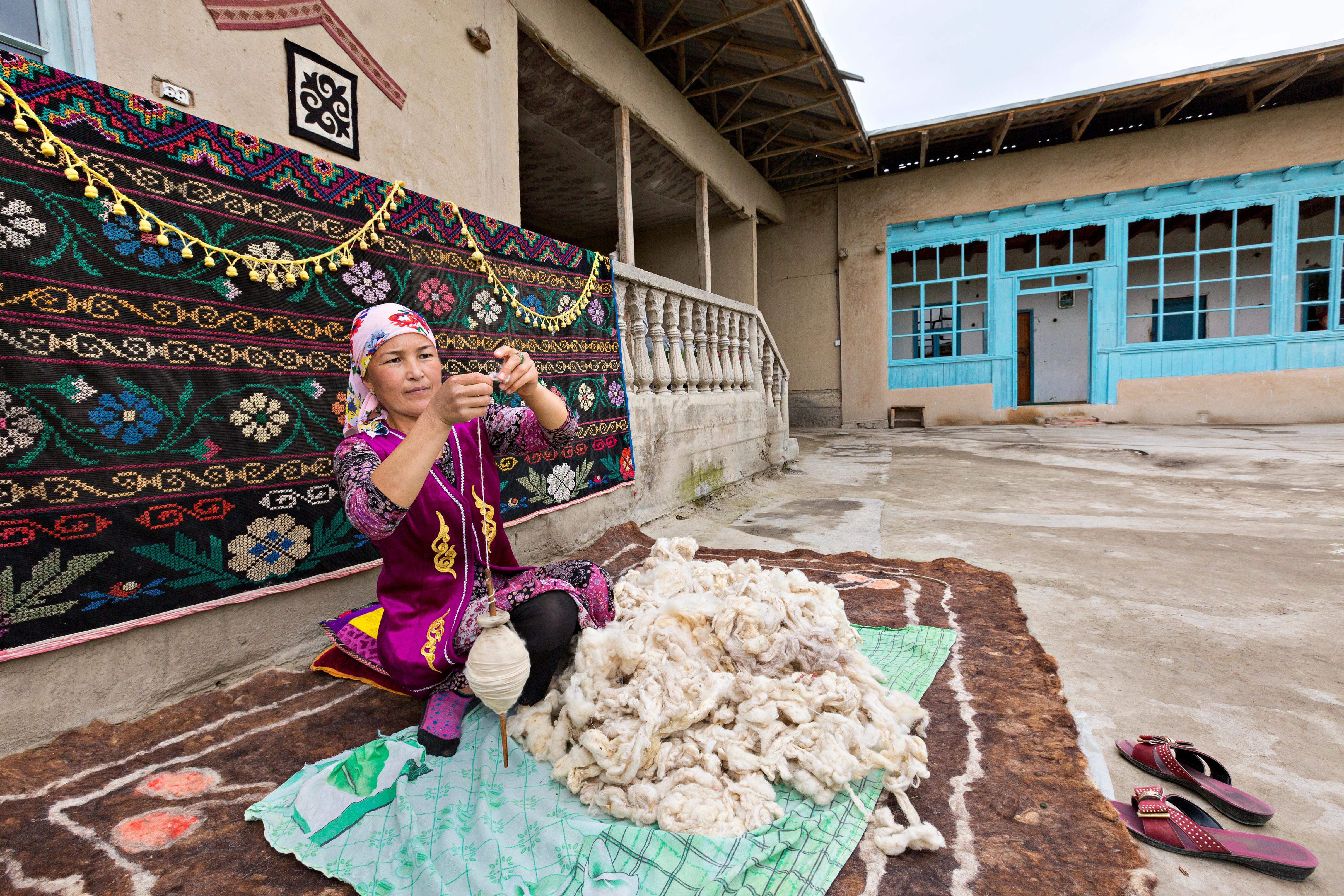 Catch up with locals and learn about handicrafts at Rishtan Village - Photo credits: MehmetO / Shutterstock.com