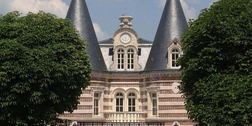 Aperçu de la beauté du Château de Pékin sur l'Avenue de Champagne à Epernay. – © Michel Jolyot