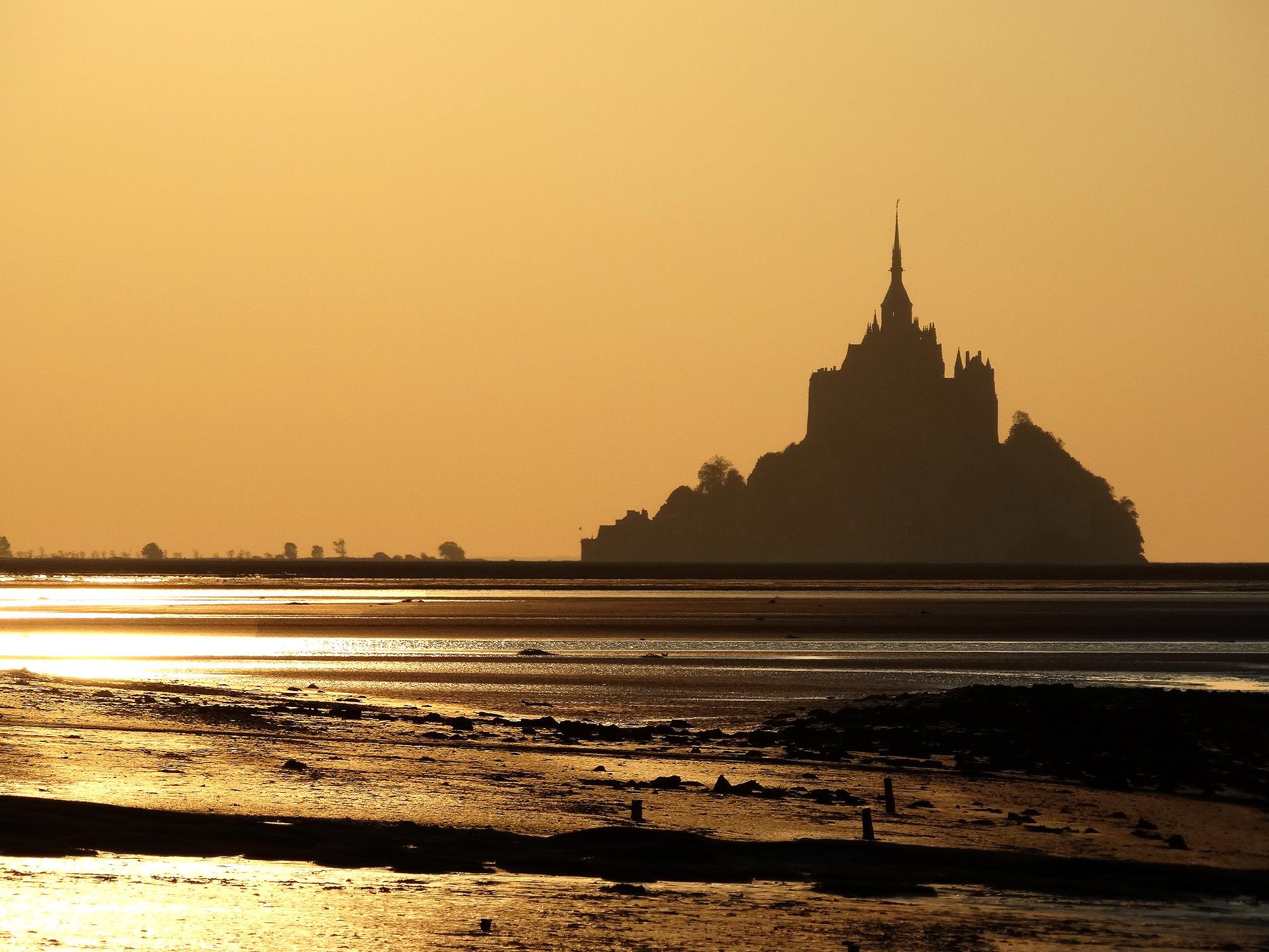 Les couchers de soleil du Mont Saint Michel inspireront beaucoup de voyageurs © L. Leloup D. Dumas / CRT Normandie