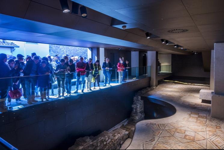 Visitors inside the site of the Roman House and Bishop's Palace, opened in April 2017. – © Gianluca Baronchelli