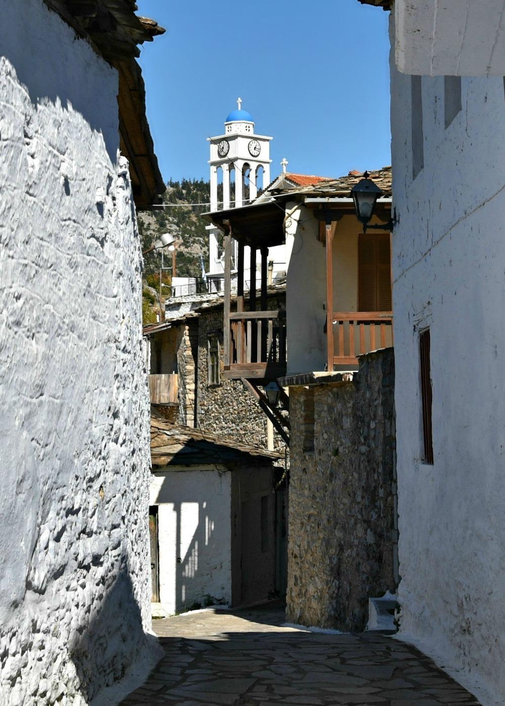 Ruelle de Kastanitsa – © Eleni Mavrandoni / Shutterstock