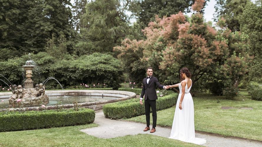 The Castle Garden is a perfect place for the wedding ceremony, don’t you think? – © Sweet&Chic Svatba